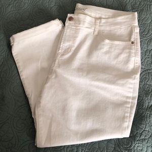 White Cropped “Sweetheart” Jeans